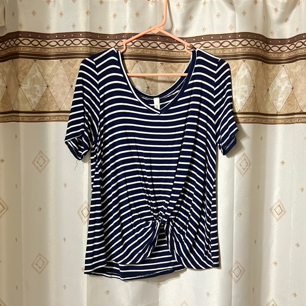 Peppermint knotted blouse SIZE L